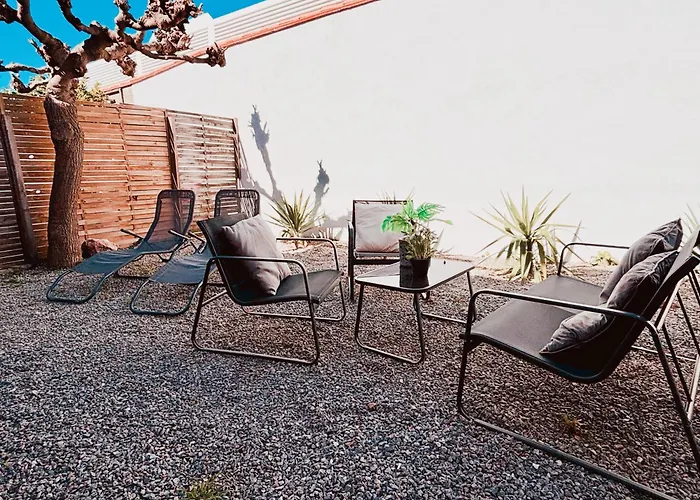 Appartement Avec Jardin Privatif A 300M De La Plage *2*