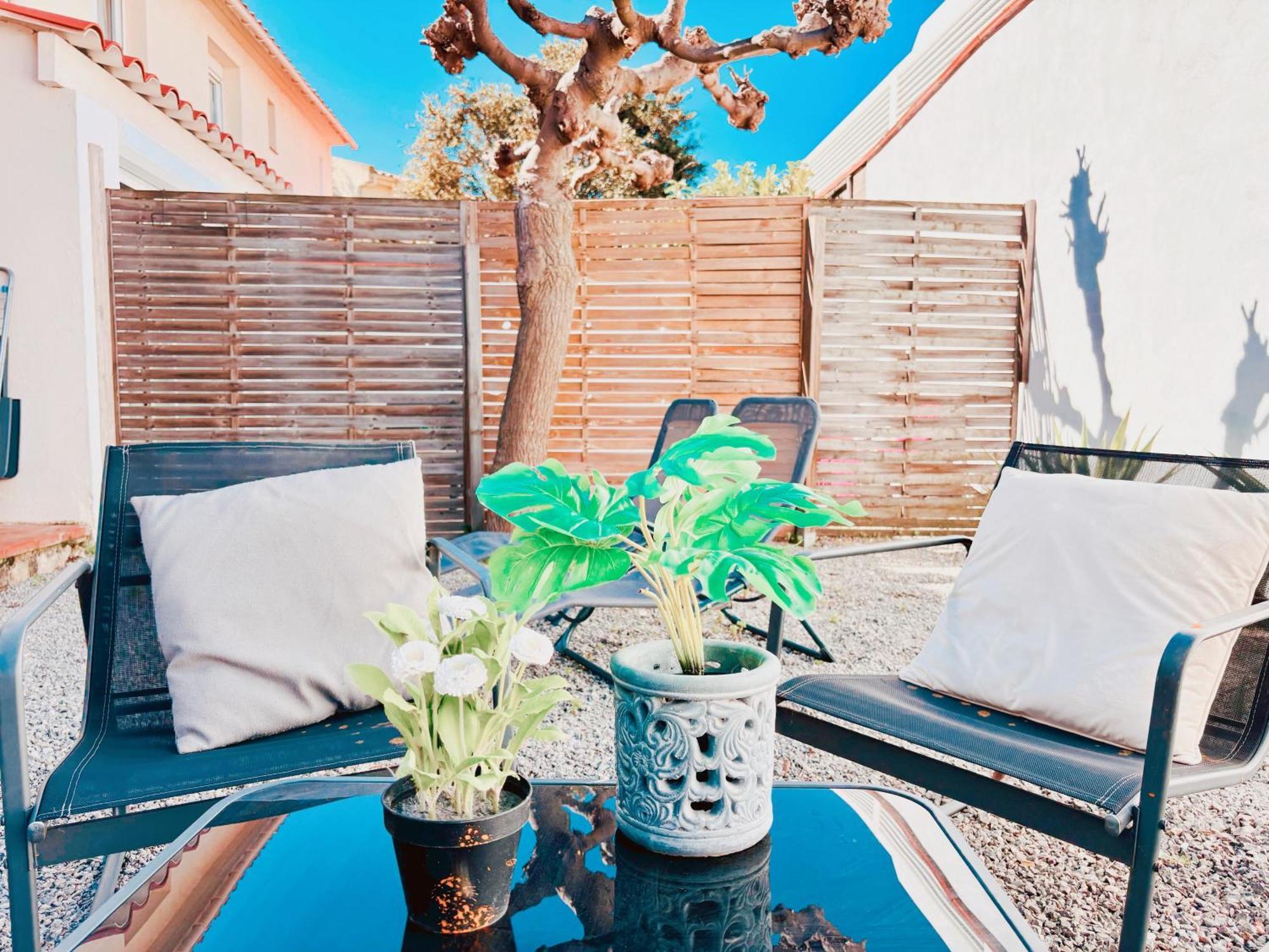 Appartement Avec Jardin Privatif A 300m De La *2*